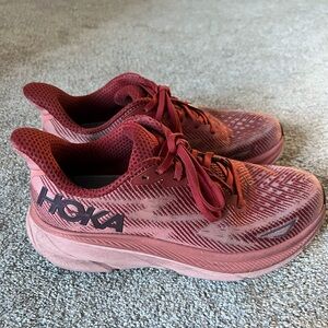 Hoka Clifton 9 Running Shoes